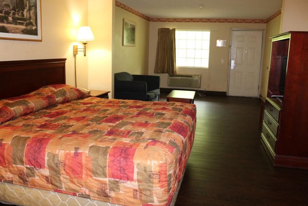 Magnolia Bay Hotel & Suites Jonesboro Ngoại thất bức ảnh