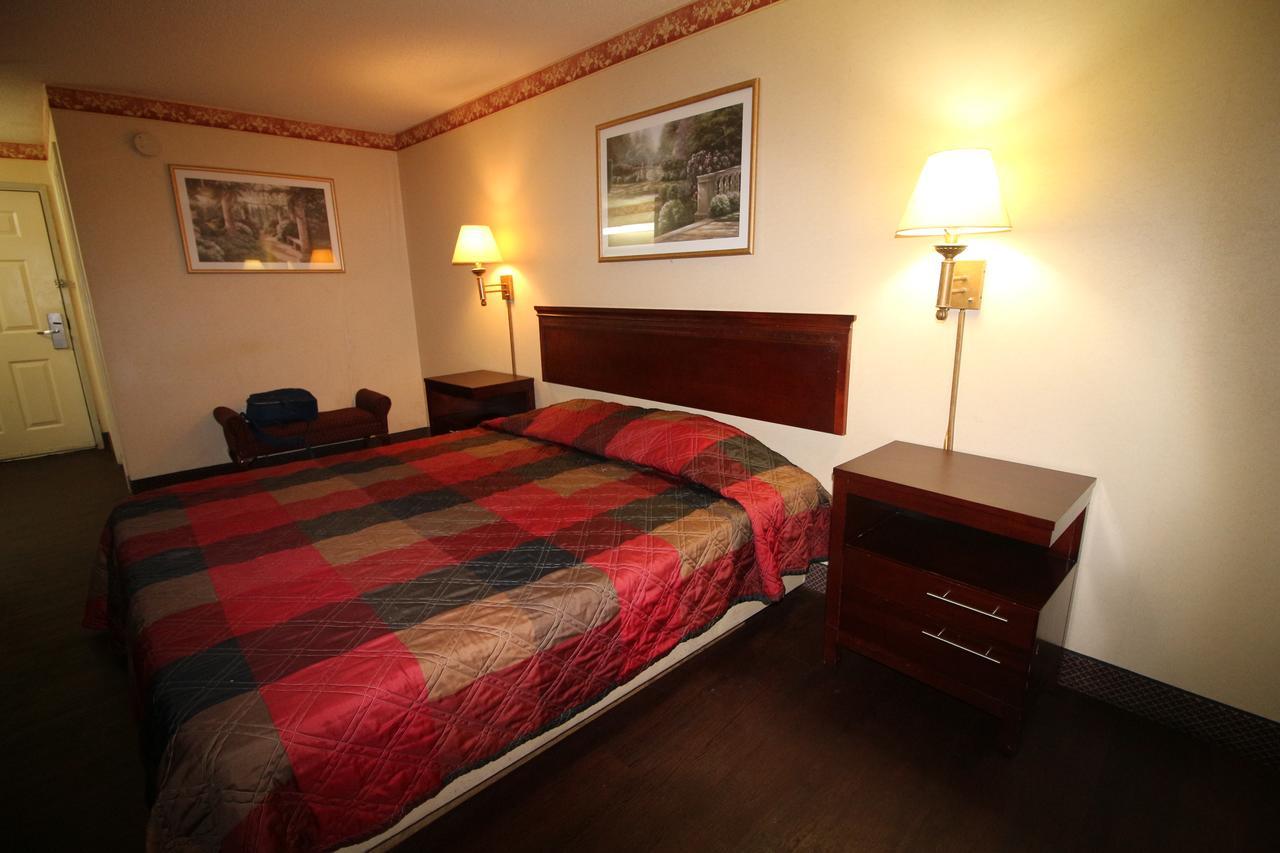 Magnolia Bay Hotel & Suites Jonesboro Ngoại thất bức ảnh